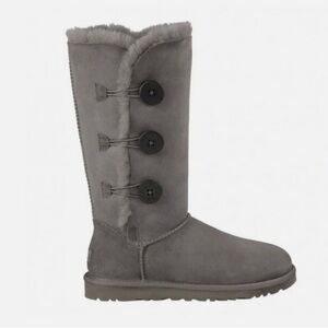 Authentic UGG Bailey Button Triplet II Boots - Like New
